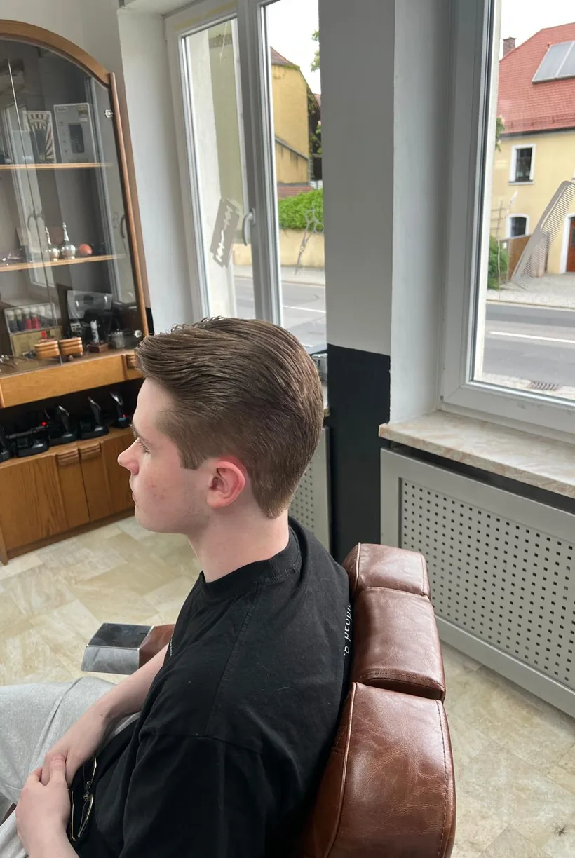 Klassischer Herrenschnitt mit Übergang, Barbershop Kimo Weiden